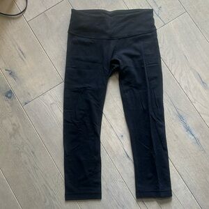 Black cropped lululemon pants sz 6